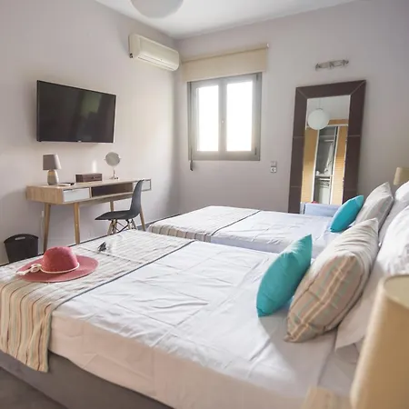 Constandinos - Private Pool - Sleeps 8 * Herszonisszosz